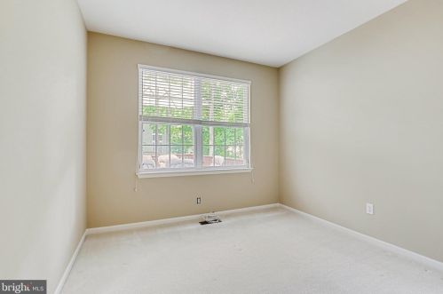 5424 Wooded Way, Columbia MD 21044-5722 exterior