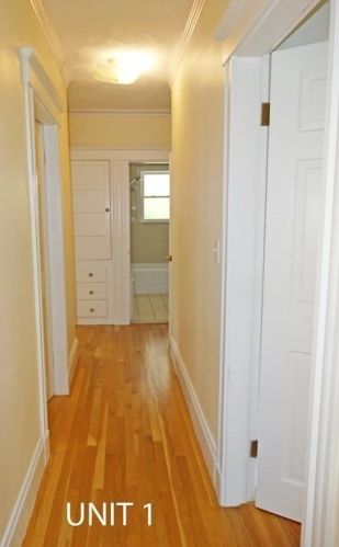 104 Side Pkwy, Newton MA 02458-1816 exterior