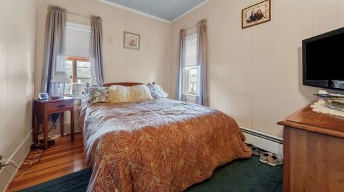 51 Morse Pl, Fall River MA 02724-1346 exterior