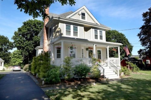 522 Manley St, West Bridgewater, MA 02379-1003