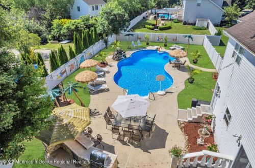 1 Highland Dr, Jackson Twp NJ 08527-1213 exterior