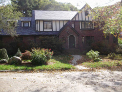 46 Bishopsgate Rd, Newton, MA 02459-2031