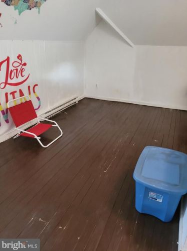 675 Broad St, West Deptford NJ 08096-1605 exterior