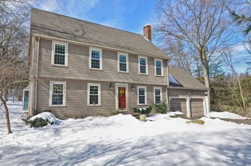 12 Fredrickson Rd, Norfolk MA  02056-1720 exterior