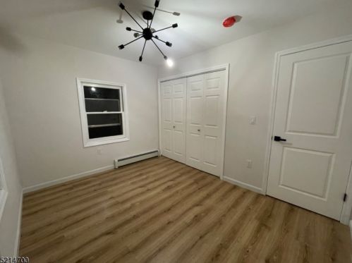 46 Edgewood Rd, Skyline Lakes NJ 07456-1911 exterior