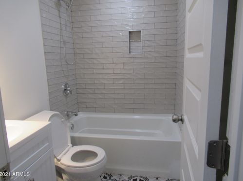 1845 Chipman Rd, Phoenix AZ  85040-2473 exterior