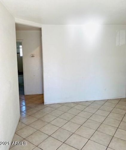 1812 Burgess Ln, Phoenix, AZ 85041-5509