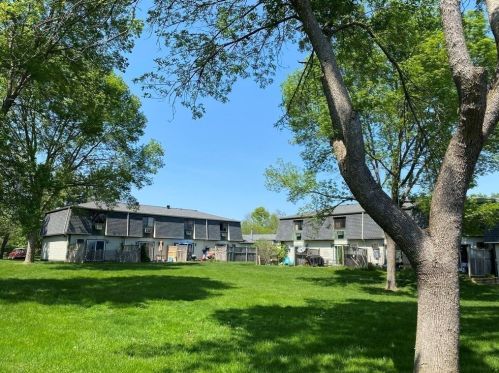 170 Hadley Rd, Amherst MA 01002-3151 exterior