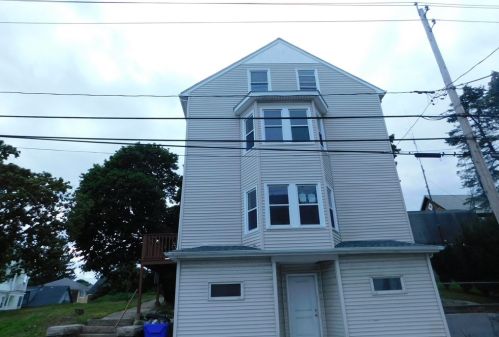 951 Rodman St, Fall River MA  02721-3947 exterior