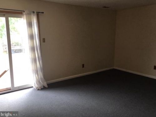 86 Farmhouse Rd, Erial NJ  08081-1615 exterior