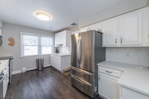 30 Stratfordshire Dr, Wantage NJ  07461-4223 exterior