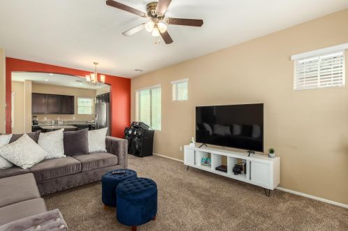 1947 77th Gln, Phoenix AZ  85035-5061 exterior