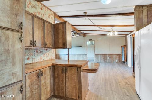 18438 2nd Pl, Phoenix AZ 85022-1011 exterior