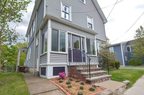 36 Chandler Pl, Newton, MA 02464-1402