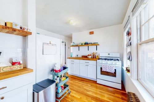 32 Fuller St, Everett MA  02149-4213 exterior