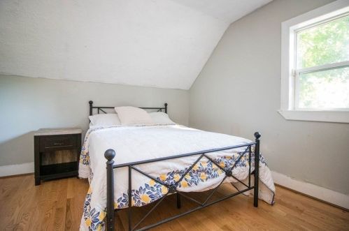 33 St, West Bridgewater MA 02379-1030 exterior