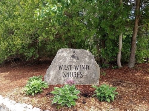 38 Wind Dr, Plymouth MA 02360-2714 exterior