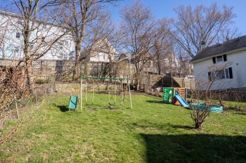 195 Barnaby St, Fall River MA 02720-3507 exterior