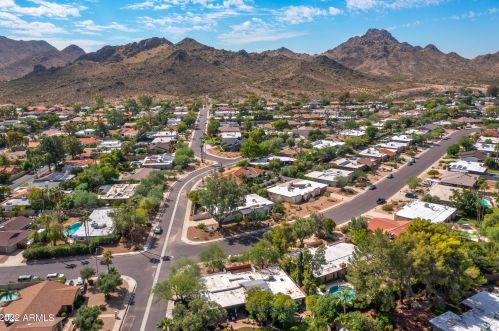 9234 33 Way, Phoenix AZ 85028-4967 exterior