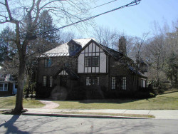 381 Highland St, Newton, MA 02465-2707