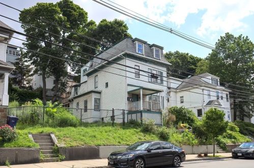 275 Washington Ave, Chelsea MA  02150-3605 exterior