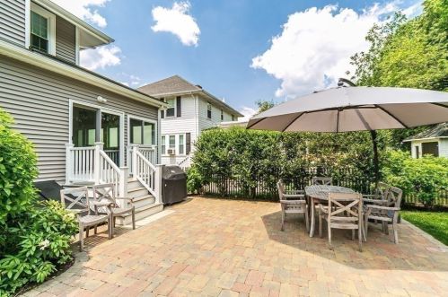 1058 Highland Ave, Needham MA 02494-1128 exterior