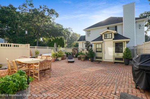 900 Roseld Ave, Tinton Falls NJ  07712-4154 exterior