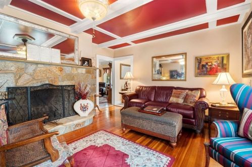 293 Washington St, Gloucester MA 01930-4815 exterior