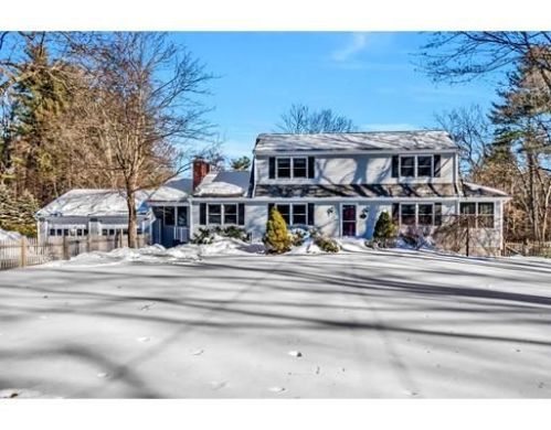 72 Concord Rd, Acton MA  01720-4622 exterior