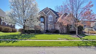 1309 Isleworth Dr, Louisville KY  40245-5253 exterior