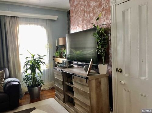 48 Dukes St, Kearny NJ 07032-3928 exterior