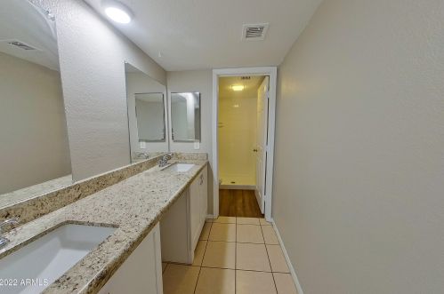 5221 18 Dr, Phoenix AZ 85007-2433 exterior