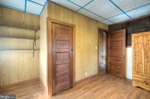 209 Delsea Dr, West Deptford NJ 08093-1222 exterior