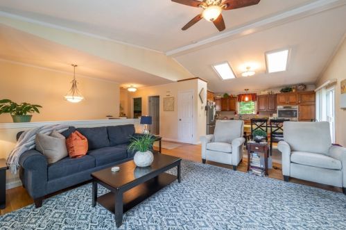 44 Rudolph St, Worcester MA 01604-3126 exterior