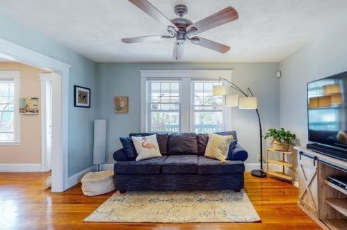 32 Fuller St, Everett MA  02149-4213 exterior