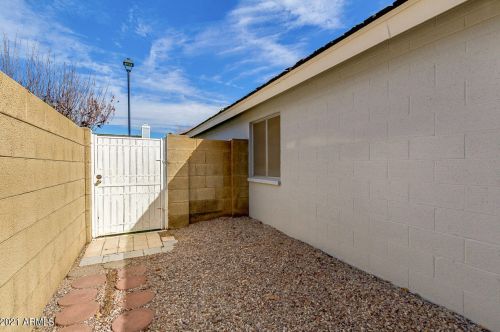 125 Campo Bello Dr, Phoenix AZ 85032-2215 exterior