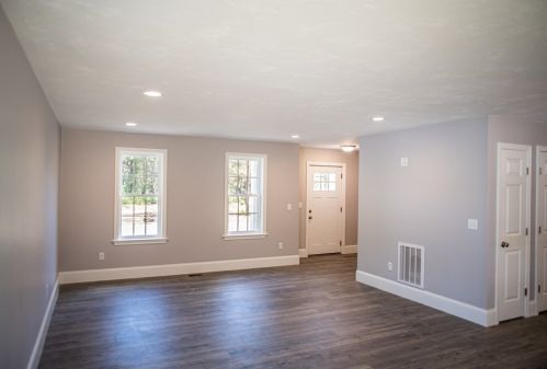 252 Charge Pond Rd, Wareham MA  02571-1108 exterior