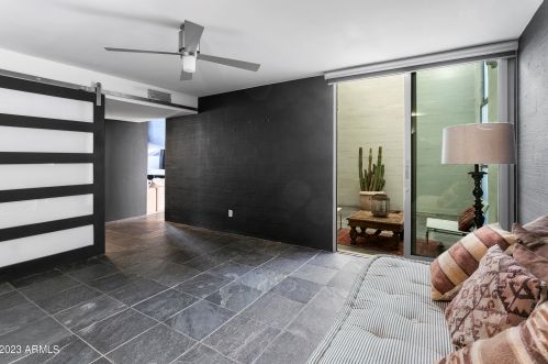 3241 Camelback Rd, Phoenix AZ 85033-1455 exterior