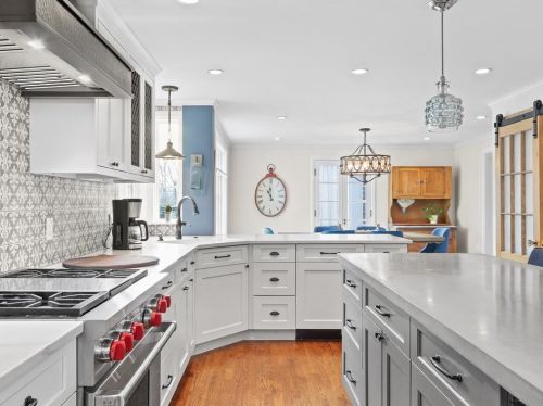 64 Fair Oaks Park, Needham MA 02492-3104 exterior