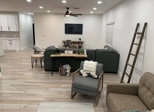 2022 22 Pl, Phoenix AZ 85042-8100 exterior