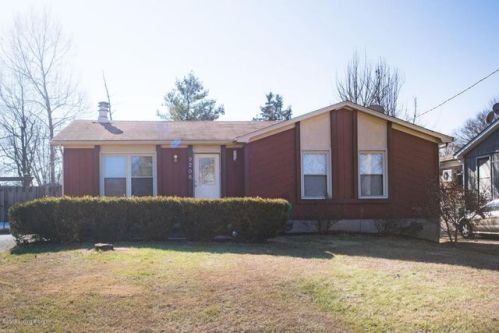 9206 Sue Helen Dr, Louisville KY  40299-3242 exterior
