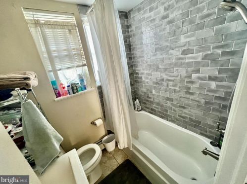 39 Harvard Ave, West Deptford NJ 08093-1808 exterior