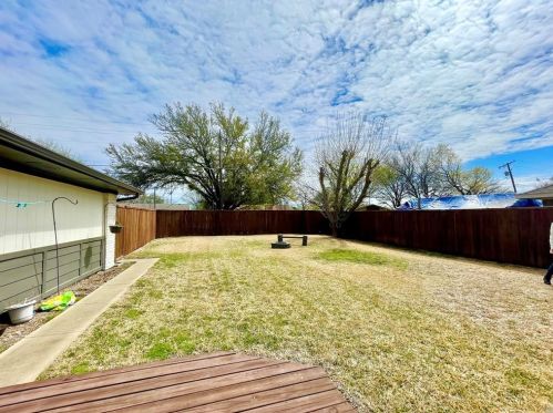 2412 Florence Dr, Plano TX  75093-3736 exterior