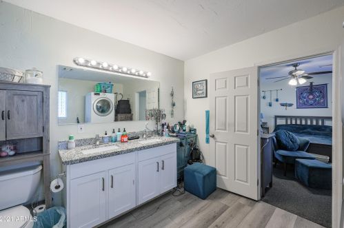 500 Alice Ave, Phoenix AZ 85021-4112 exterior