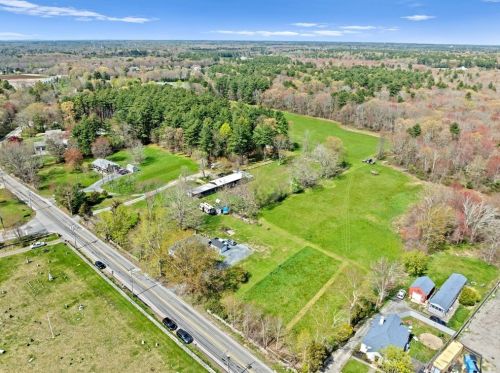 24 Main St, Berkley MA  02779-1399 exterior