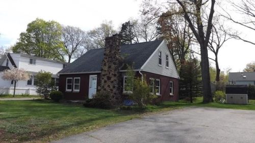 61 Lakeside Dr, Shrewsbury MA  01545-4543 exterior