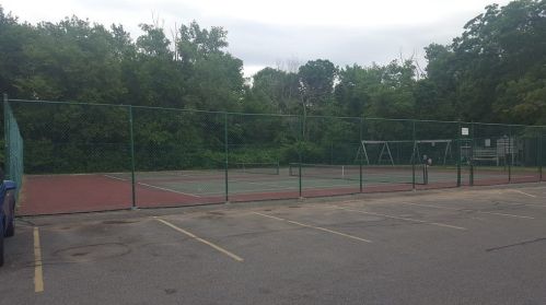 55 Greentree Ln, Weymouth MA  02190-2056 exterior