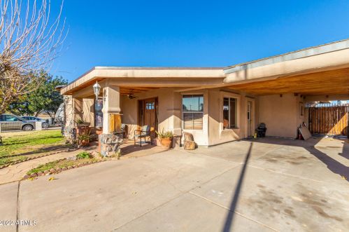 3319 61 St, Phoenix AZ 85033-4112 exterior