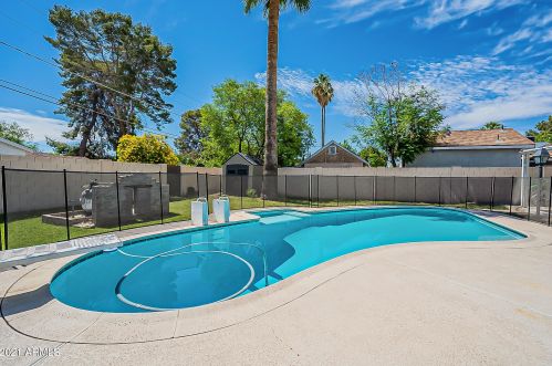 7819 17th Ave, Phoenix AZ  85021-7011 exterior