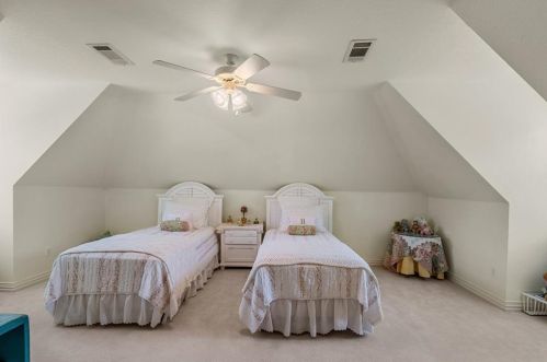 2455 Halloran St, Fort Worth TX 76107-6631 exterior